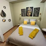 Ay Apartment *